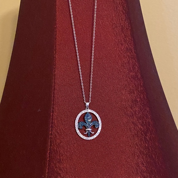 NWOT BLUE VELVET DIAMOND FLUER DE LIS NECKLACE - Picture 3 of 3